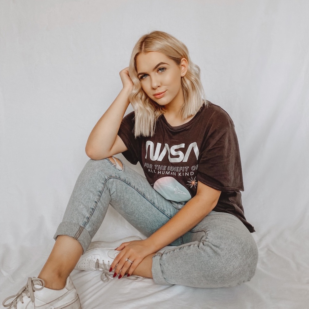 Meet your Posher, Arina